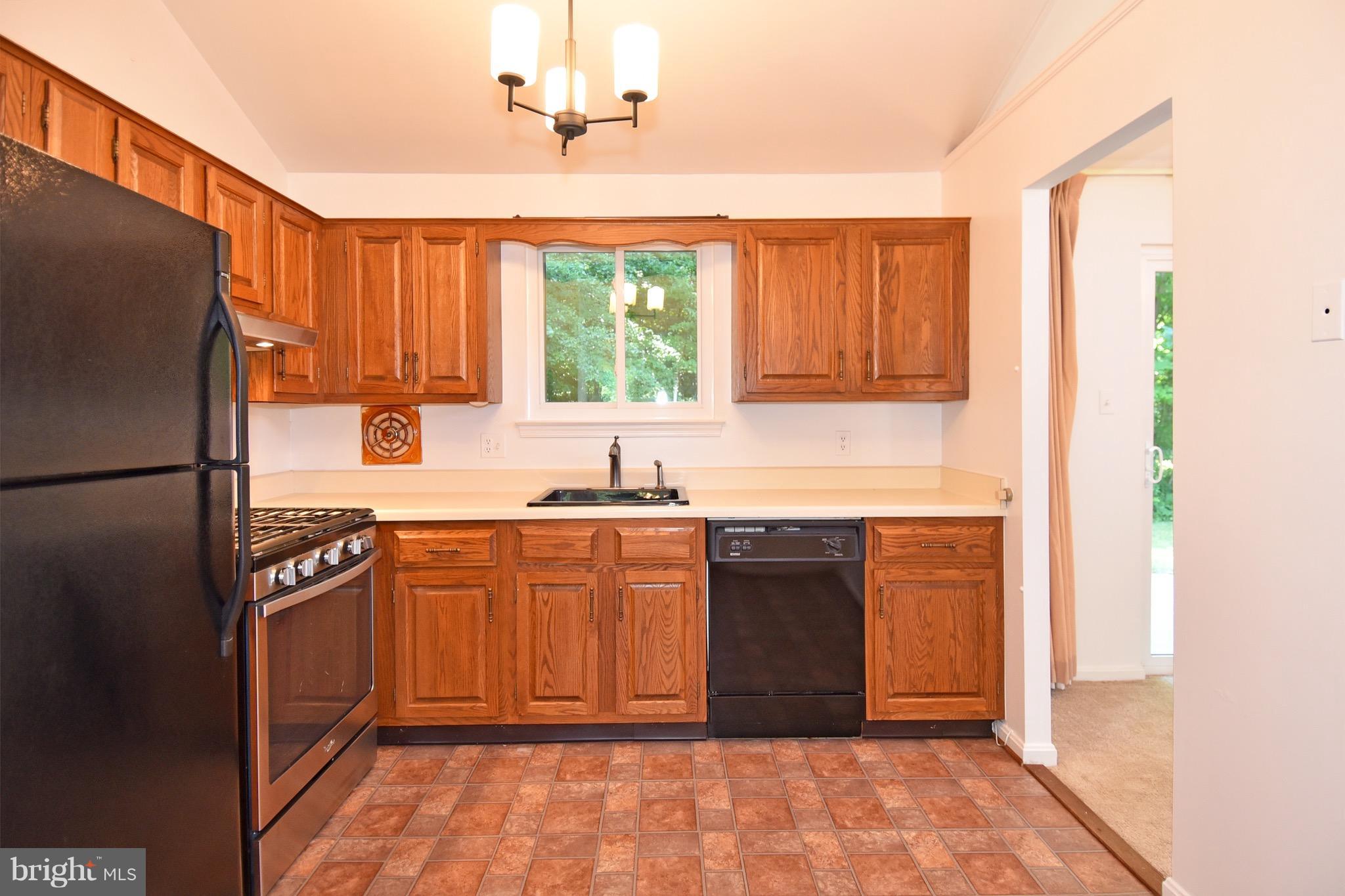 8205 Springfield Village Drive Springfield, VA 22152 - Photo 11 of 30 Kitchen