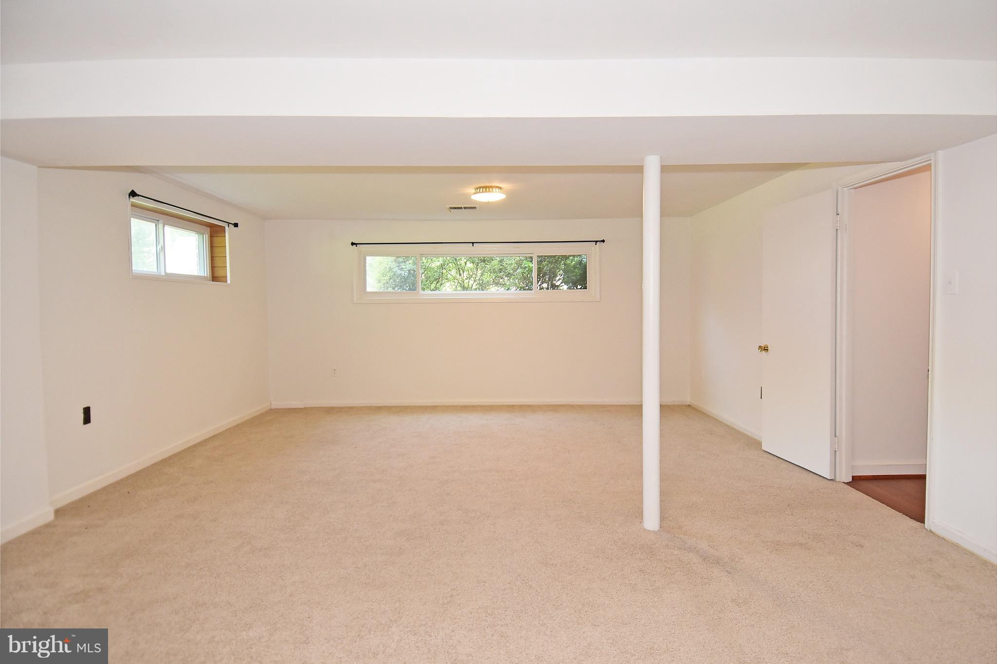 8205 Springfield Village Drive Springfield, VA 22152 - Photo 21 of 30 Family Room