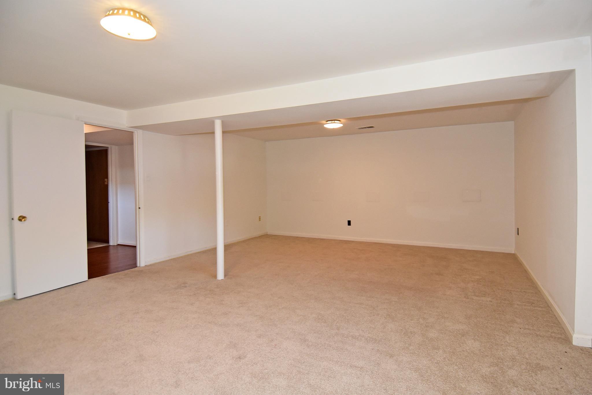 8205 Springfield Village Drive Springfield, VA 22152 - Photo 22 of 30 Family Room