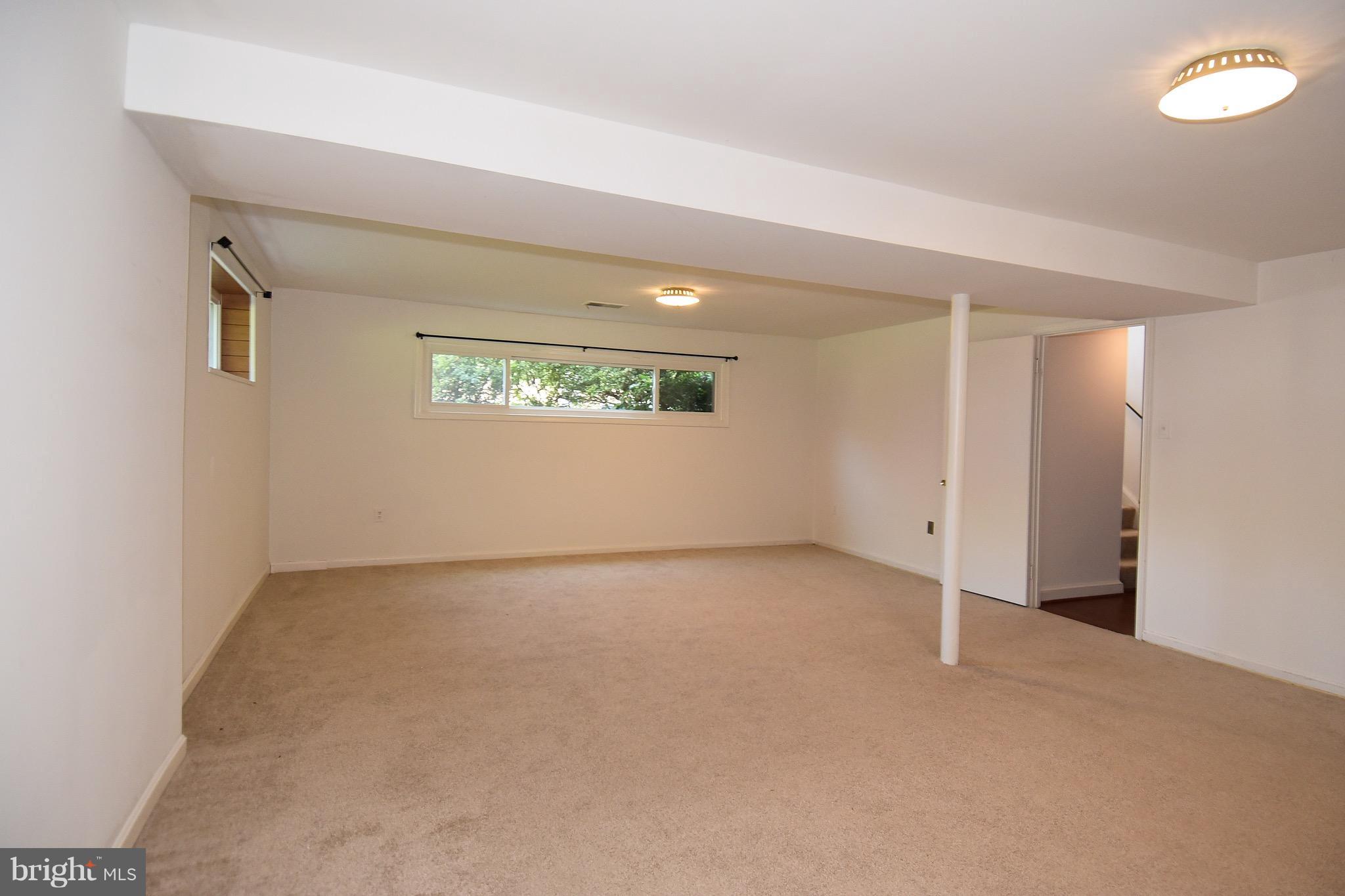 8205 Springfield Village Drive Springfield, VA 22152 - Photo 28 of 30 Family Room