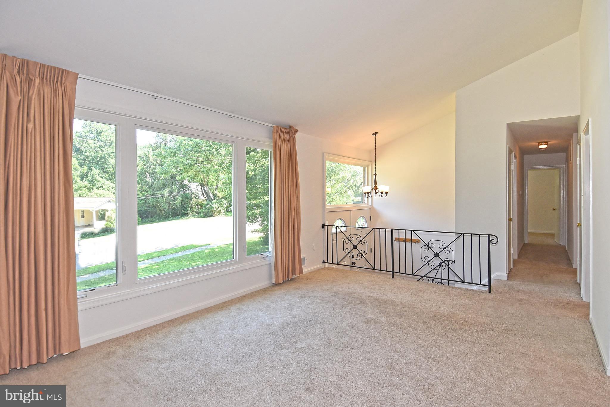 8205 Springfield Village Drive Springfield, VA 22152 - Photo 6 of 30 Living Room