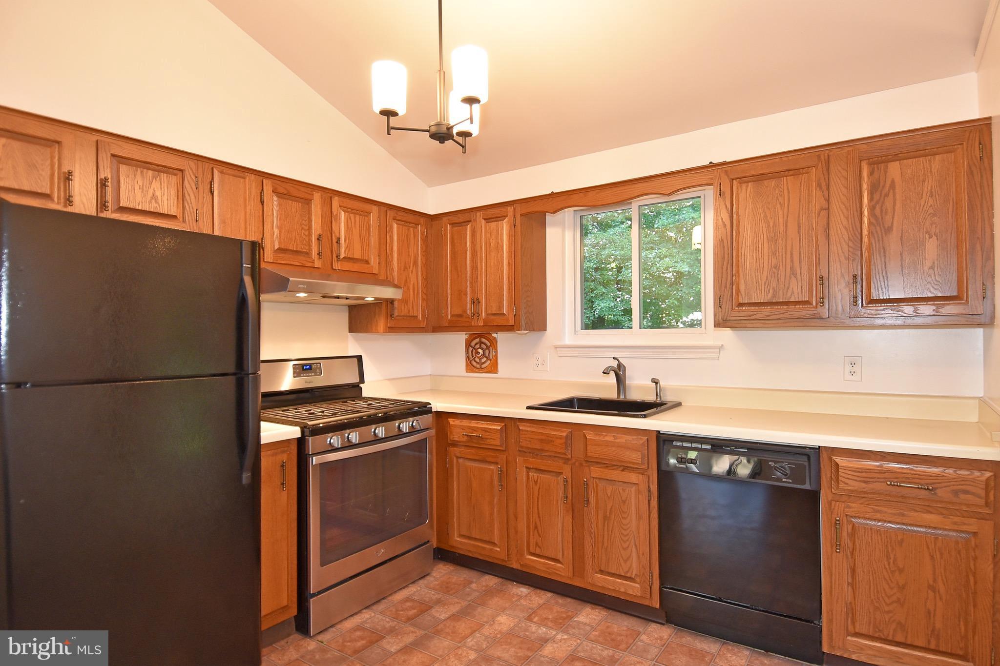 8205 Springfield Village Drive Springfield, VA 22152 - Photo 10 of 30 Kitchen