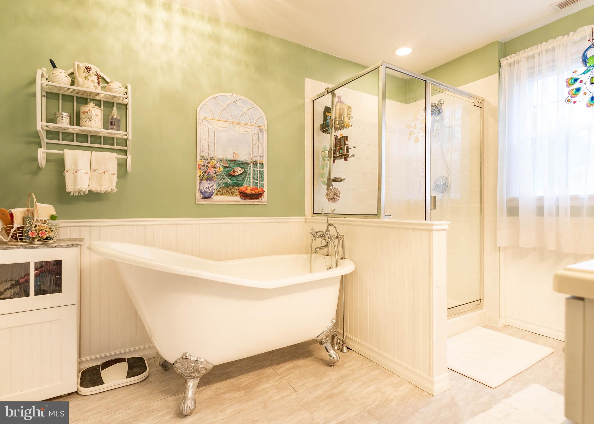 4037 High Point Road Ellicott City, MD 21042 - Photo 32 of 64 Master Bath with tub