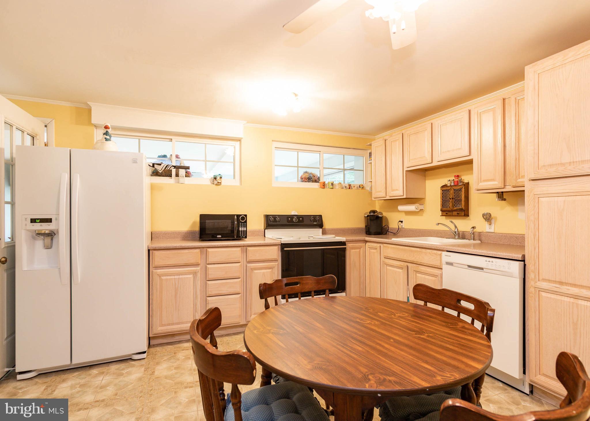 4037 High Point Road Ellicott City, MD 21042 - Photo 45 of 64 In law/Au Pair suite kitchen