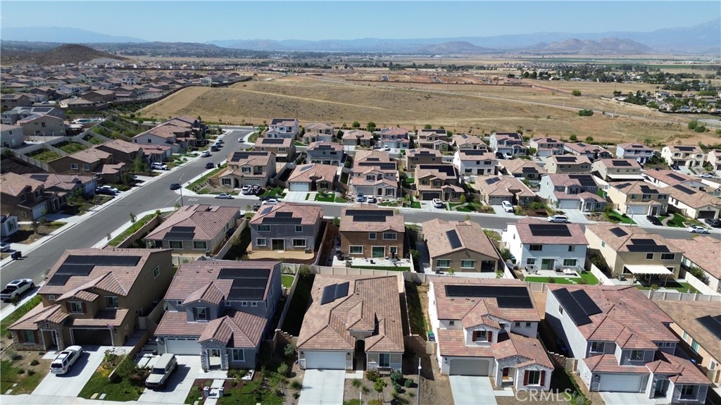 25344 Picket Range Way Menifee, CA 92586 - Photo 6 of 48