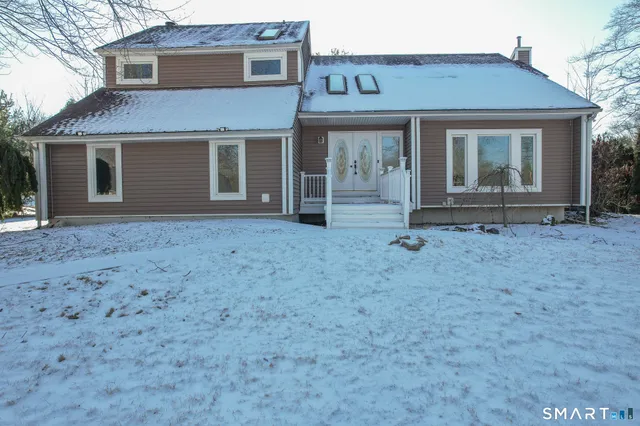 $575,000 | 21 Derek Lane, Windsor, CT 06095