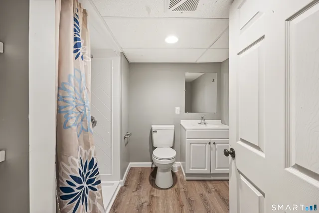 $575,000 | 21 Derek Lane, Windsor, CT 06095