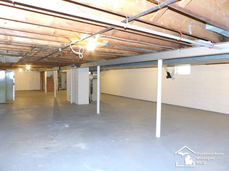 26215 Allen Road Woodhaven, MI 48183 - Photo 36 of 38