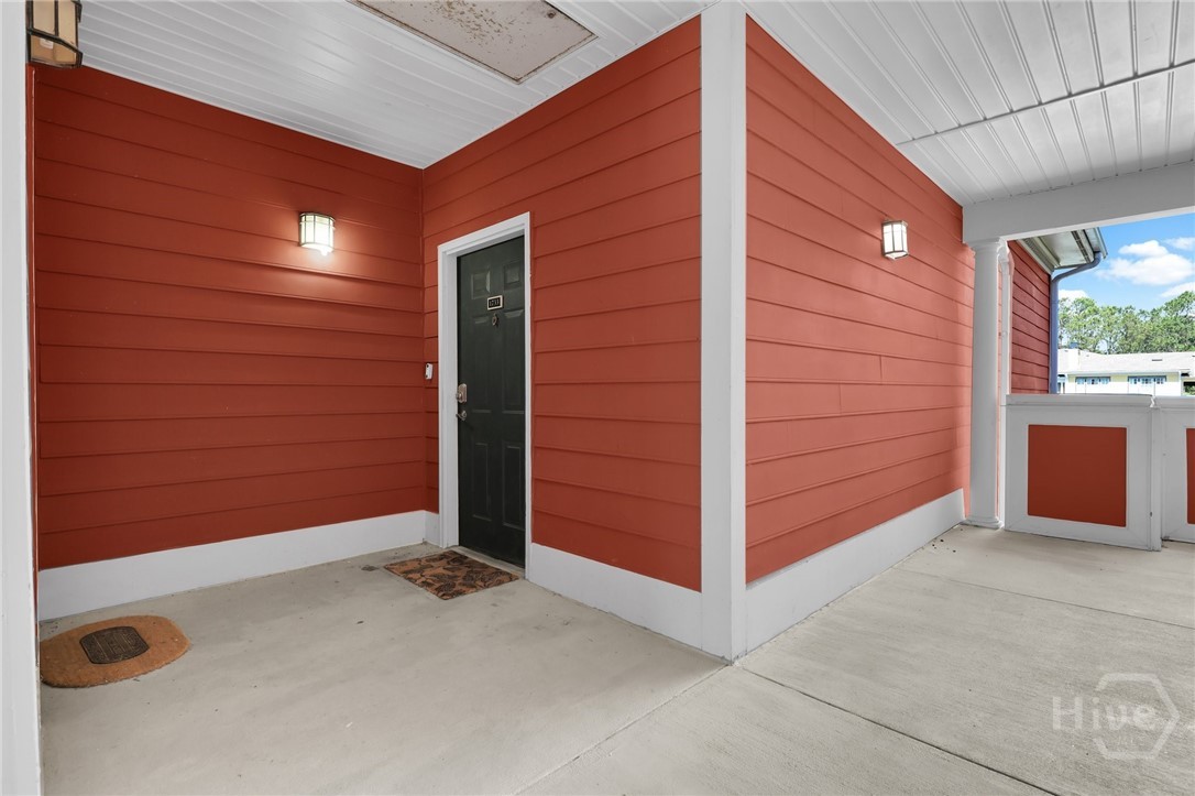 1733 Whitemarsh Way Savannah, GA 31410 - Photo 2 of 24