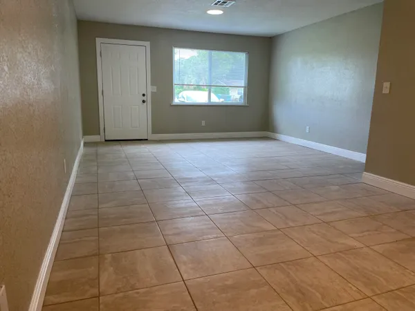 $1,600 | 5004 Killarney Avenue, Unit A, Fort Pierce, FL 34951