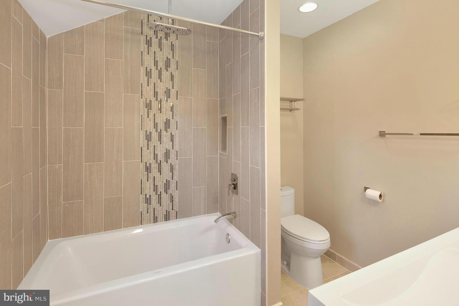 5920 Erving Street Springfield, VA 22150 - Photo 21 of 30 Bath