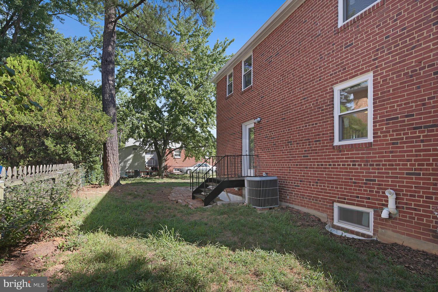 5920 Erving Street Springfield, VA 22150 - Photo 26 of 30 Exterior (Rear)