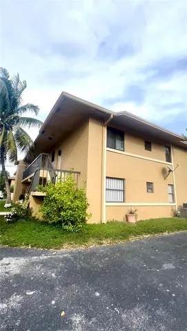 $2,200 | 6715 West 26th Drive, Unit 2036, Hialeah, FL 33016