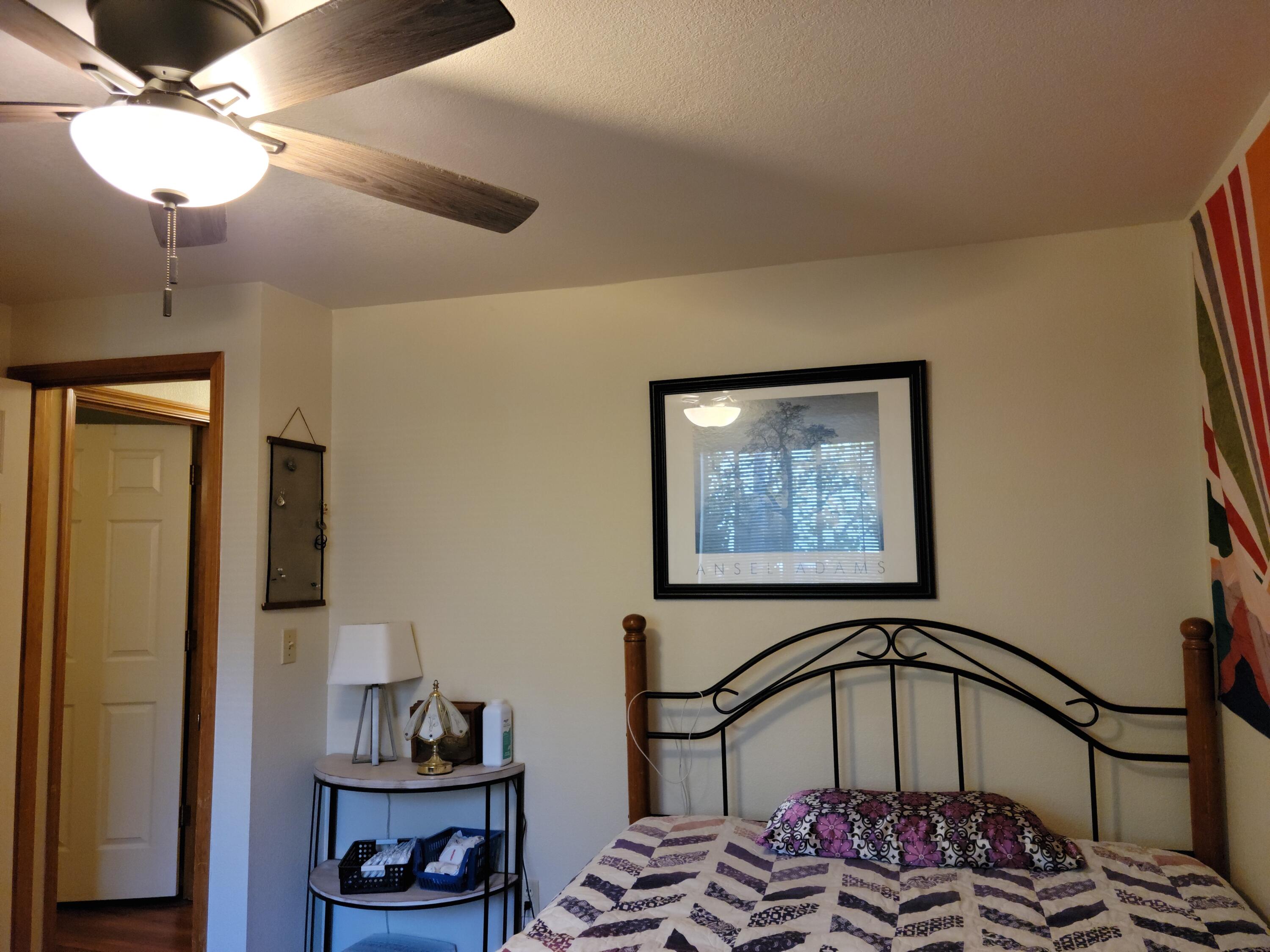 1523 Northwest Thompson Way Grants Pass, OR 97526 - Photo 19 of 34 7 BR2-4 20251022_144056