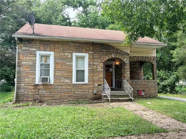 $97,500 | 572 East Avenue, Akron, OH 44320