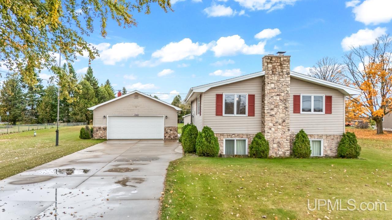 3949 20th Road Gladstone, MI 49837 - Photo 2 of 31