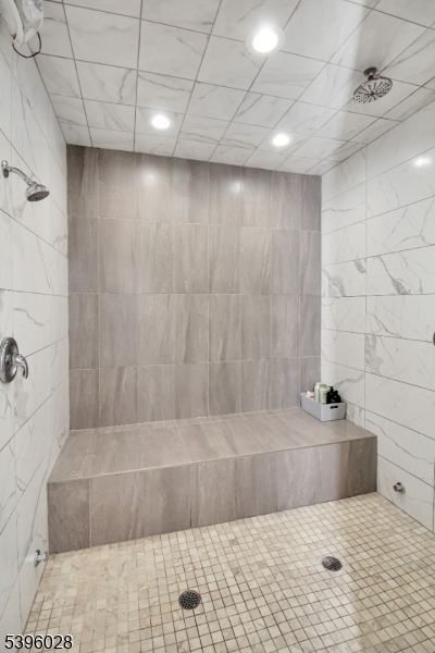 87 Walnut Valley Road Blairstown, NJ 07832 - Photo 17 of 33 a bathroom with a bathtub and shower