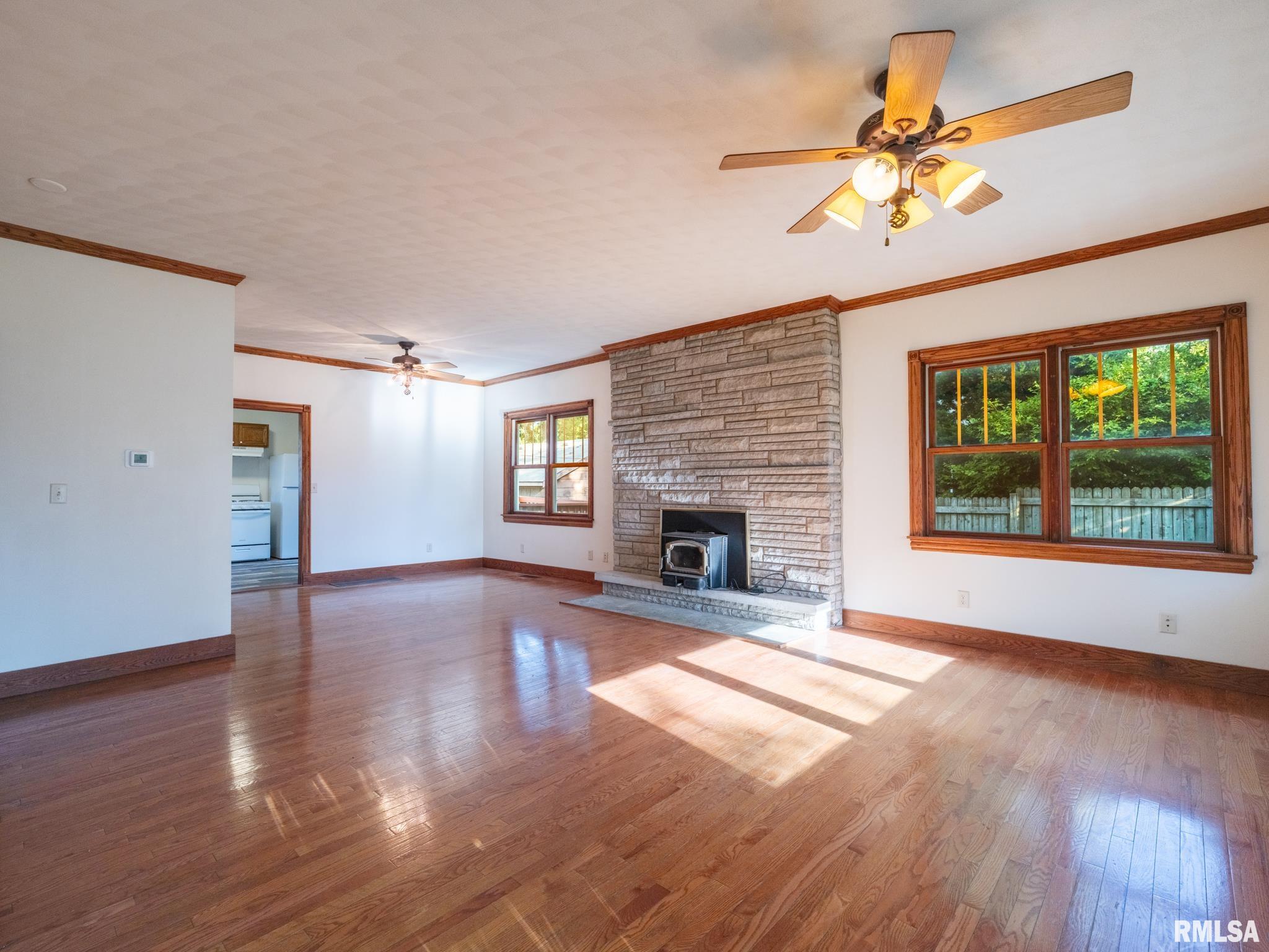 4236 North Prospect Road Peoria, IL 61603 - Photo 4 of 47