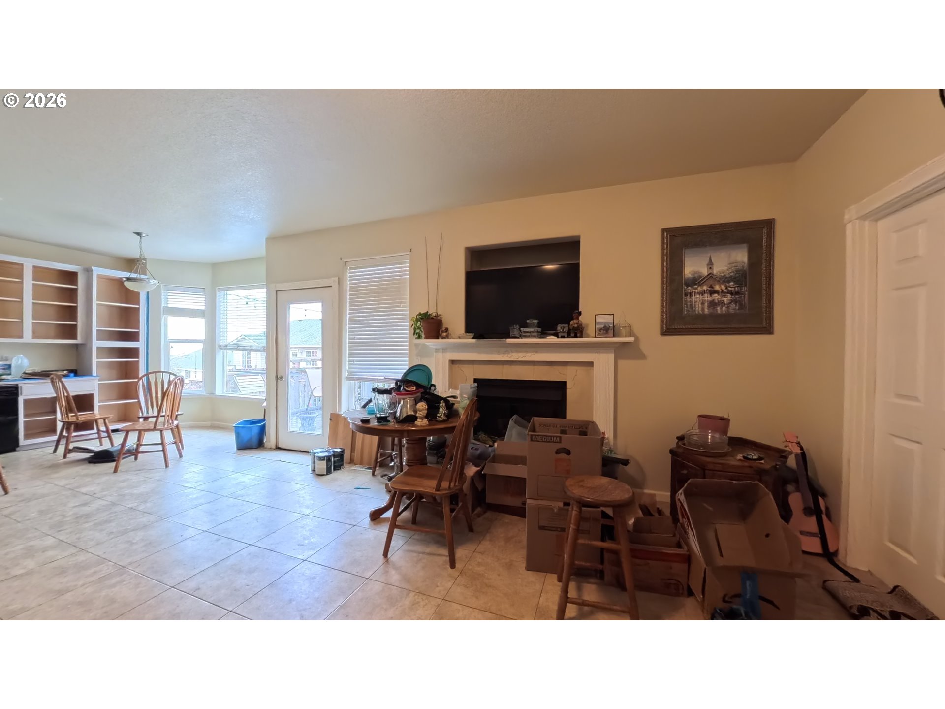 2180 Dalke Ridge Drive Northwest Salem, OR 97304 - Photo 11 of 29 a living room with furniture and a flat screen tv