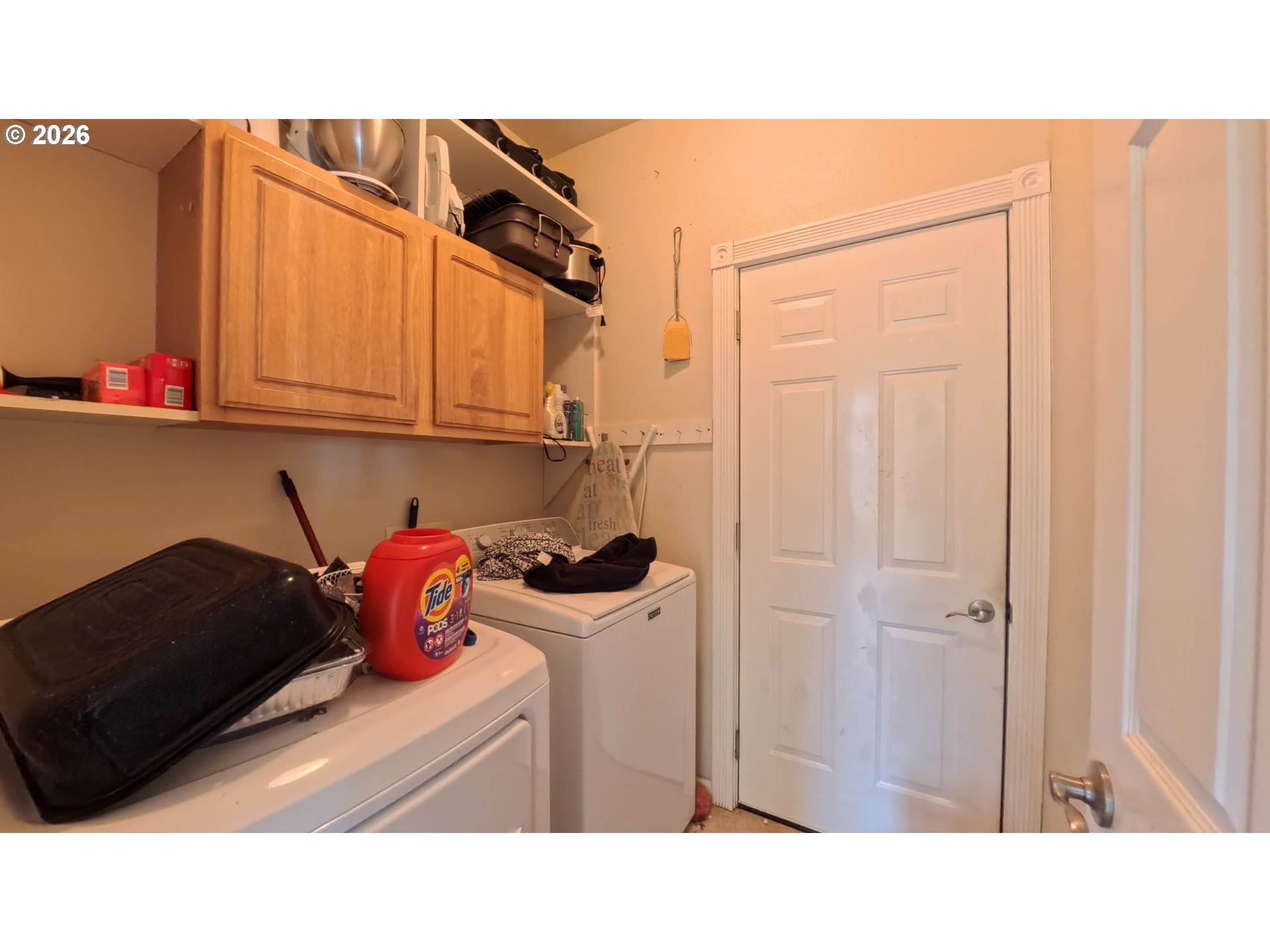 2180 Dalke Ridge Drive Northwest Salem, OR 97304 - Photo 13 of 29 a kitchen with a sink and cabinets