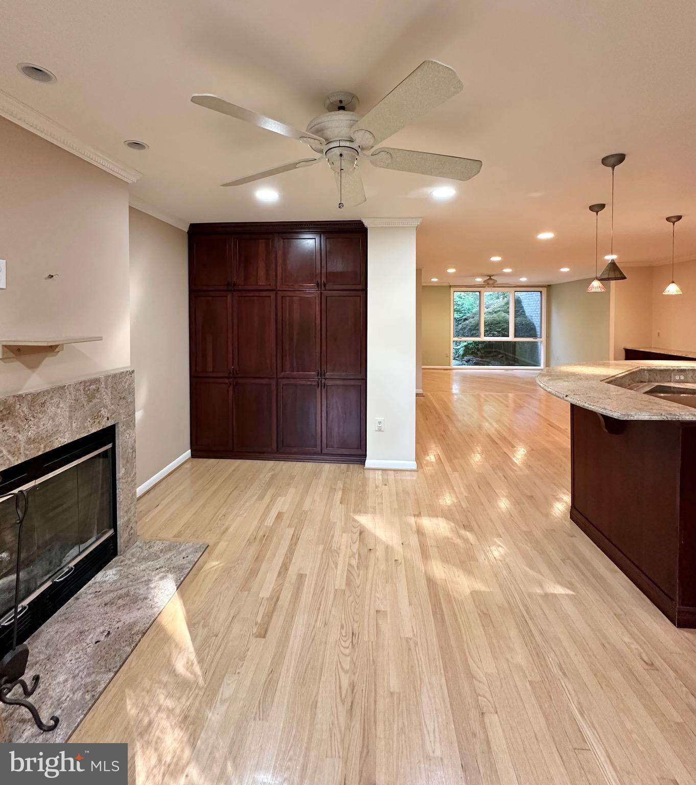 2021 Lakebreeze Way Reston, VA 20191 - Photo 17 of 51