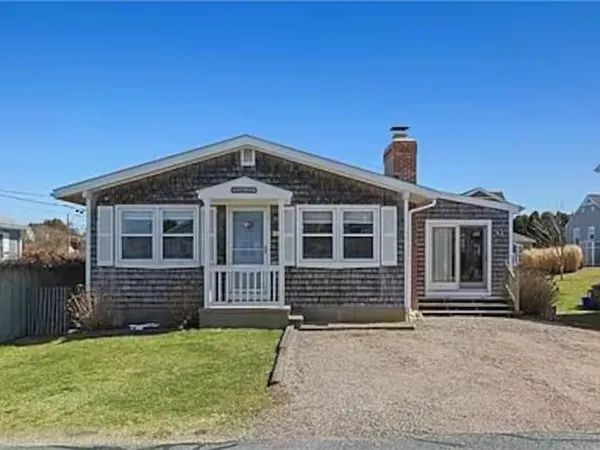 $3,000 | 10 Stanton Avenue, Narragansett, RI 02882