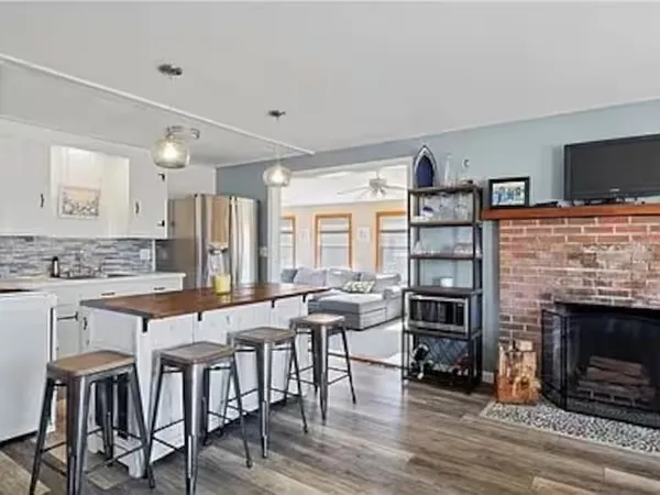 $3,000 | 10 Stanton Avenue, Narragansett, RI 02882