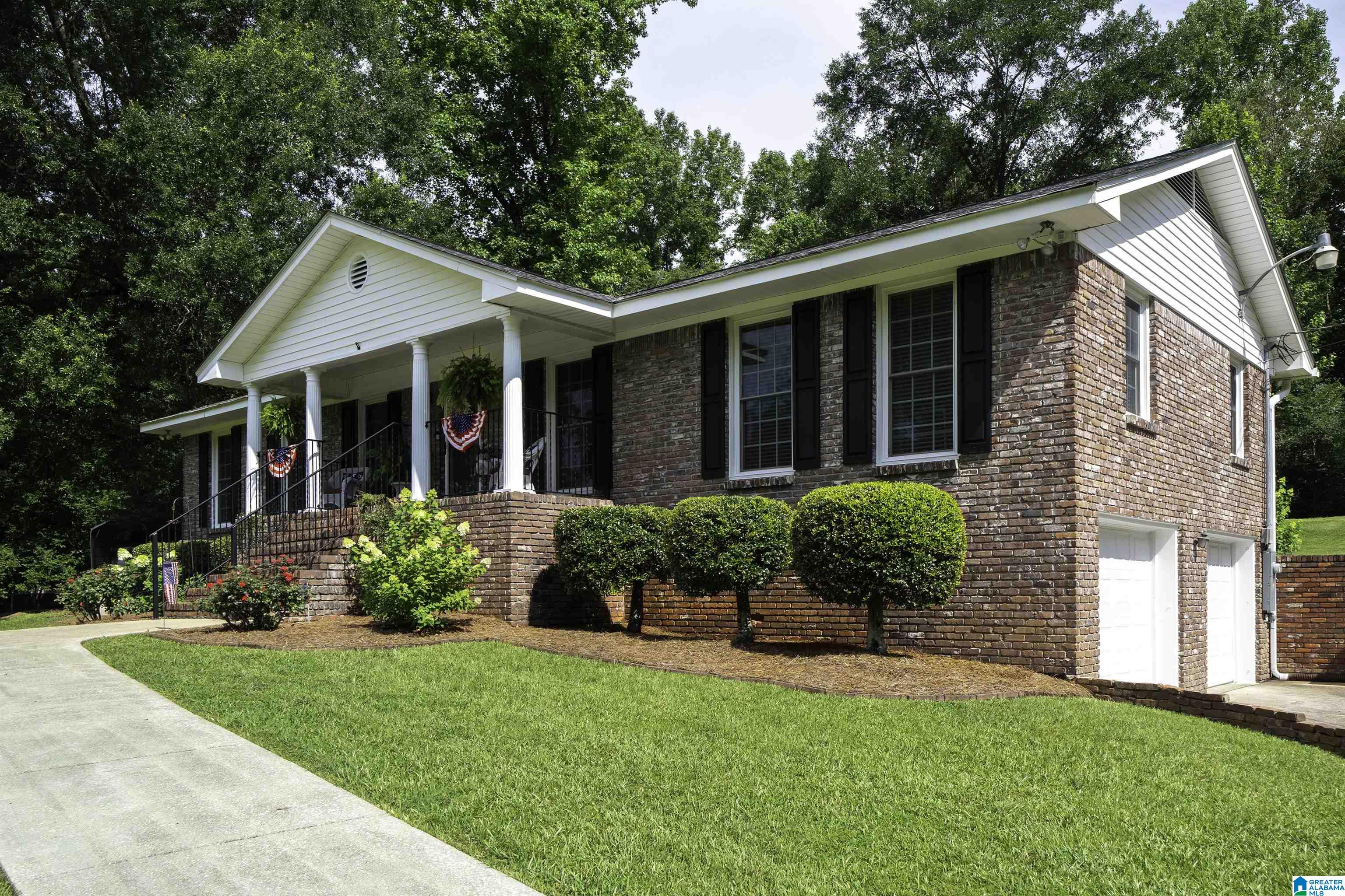 8422 North Valley Road Pinson, AL 35126 - Photo 2 of 28