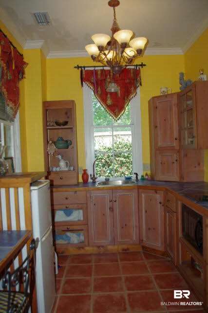 250 St Anthony Street Mobile, AL 36603 - Photo 20 of 35
