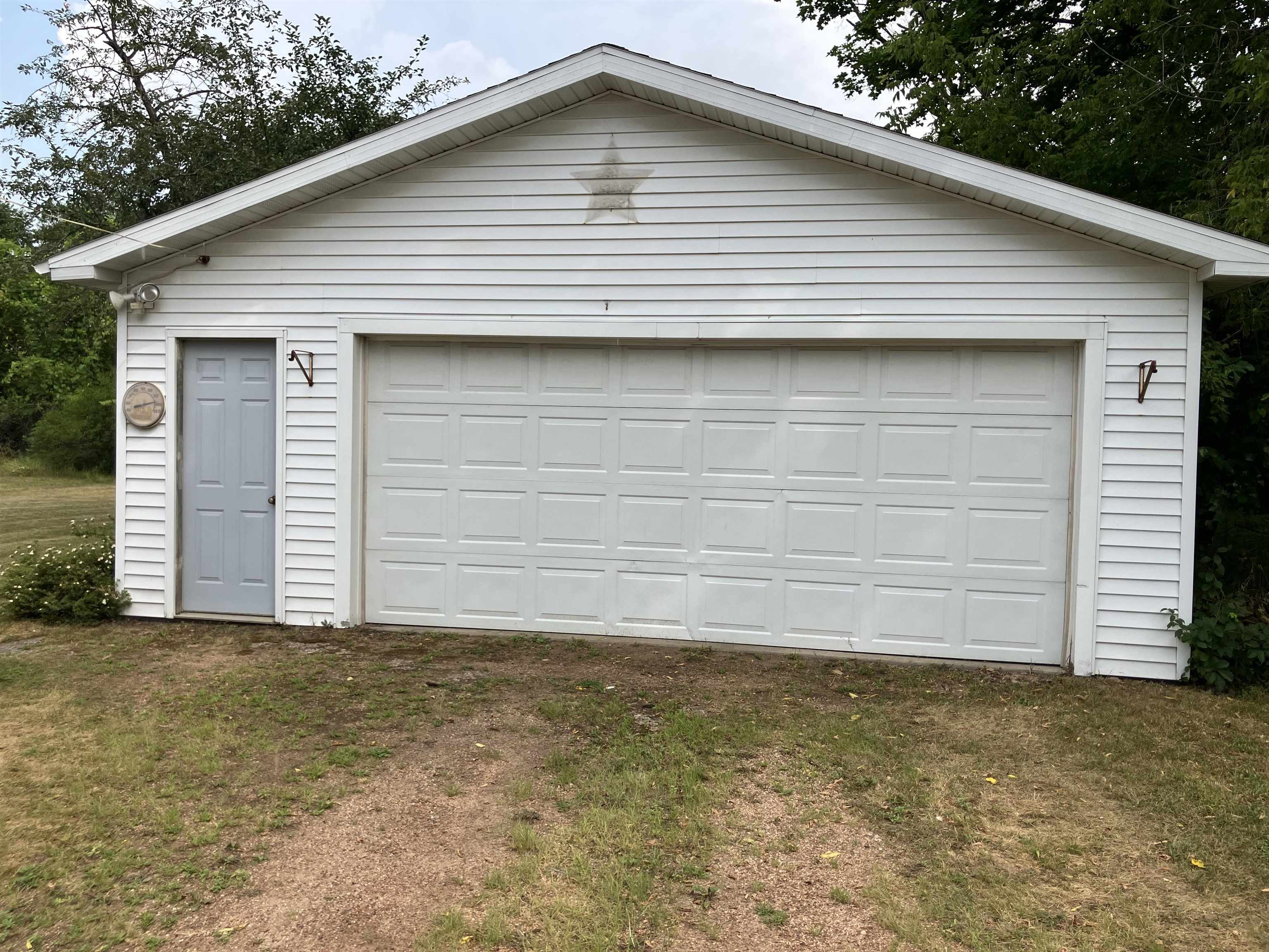 809 Ware Street Waupaca, WI 54981 - Photo 5 of 19