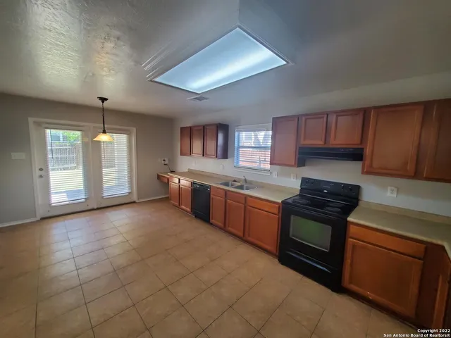 $1,795 | 1411 Ambush Creek, San Antonio, TX 78245