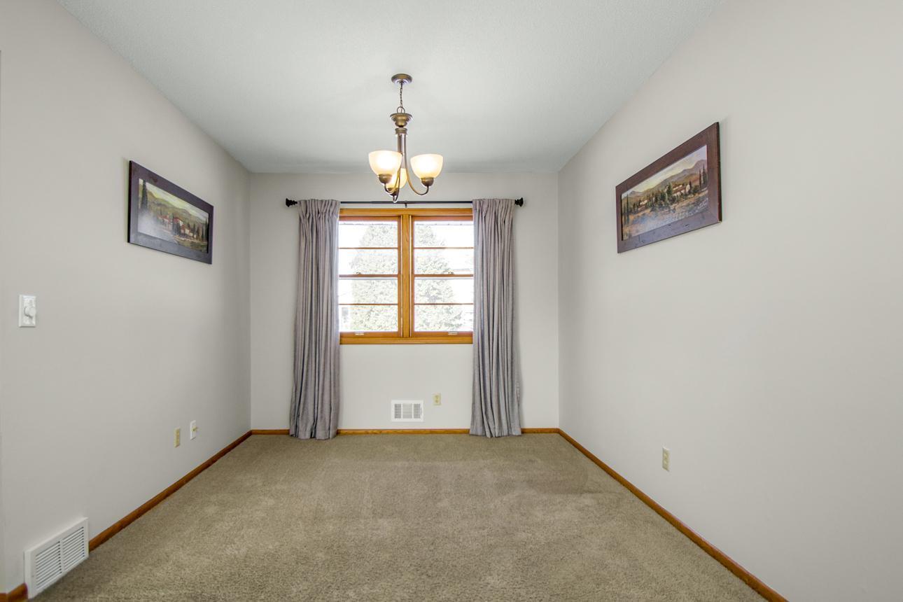 7064 Glenross Road Woodbury, MN 55125 - Photo 11 of 44