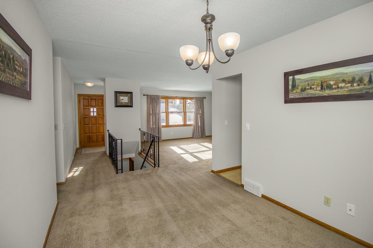 7064 Glenross Road Woodbury, MN 55125 - Photo 12 of 44