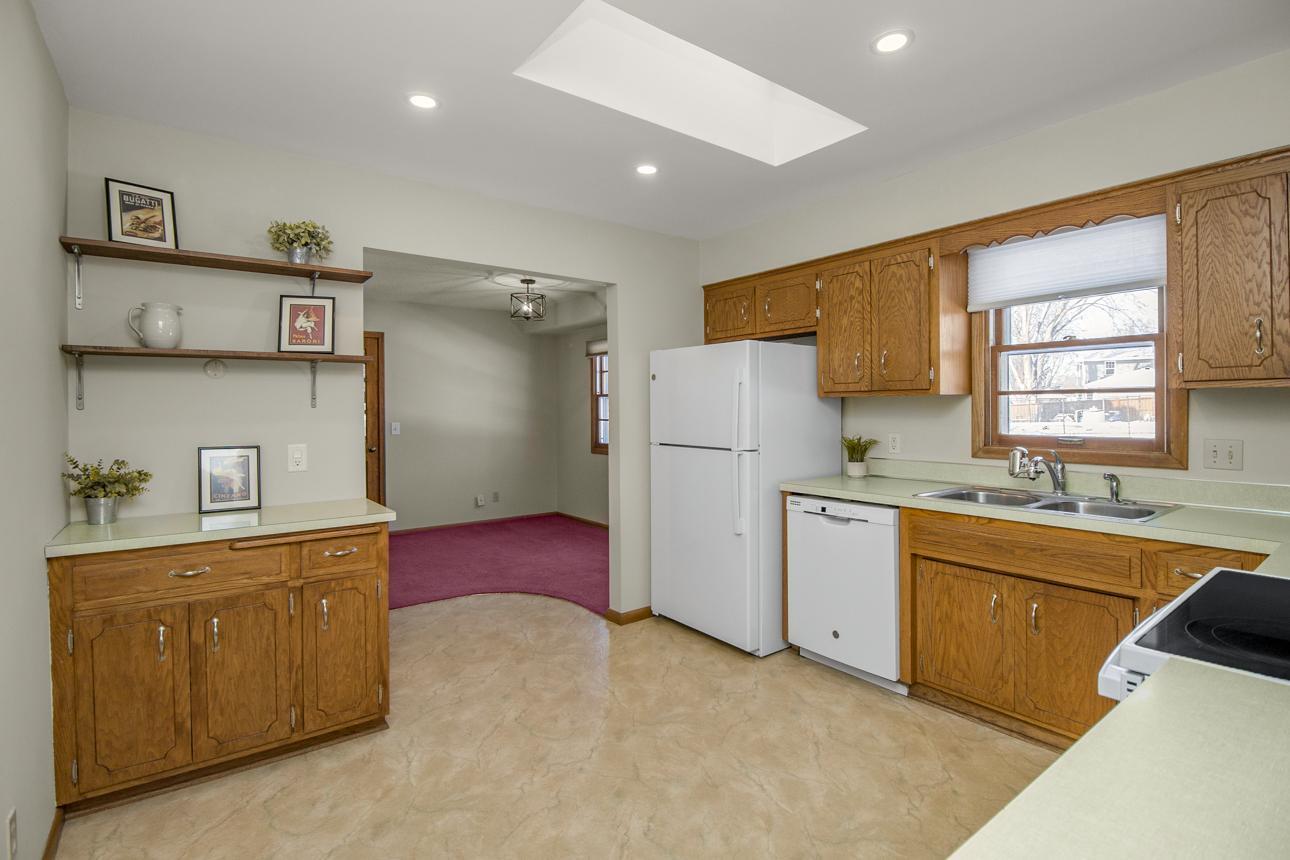 7064 Glenross Road Woodbury, MN 55125 - Photo 13 of 44