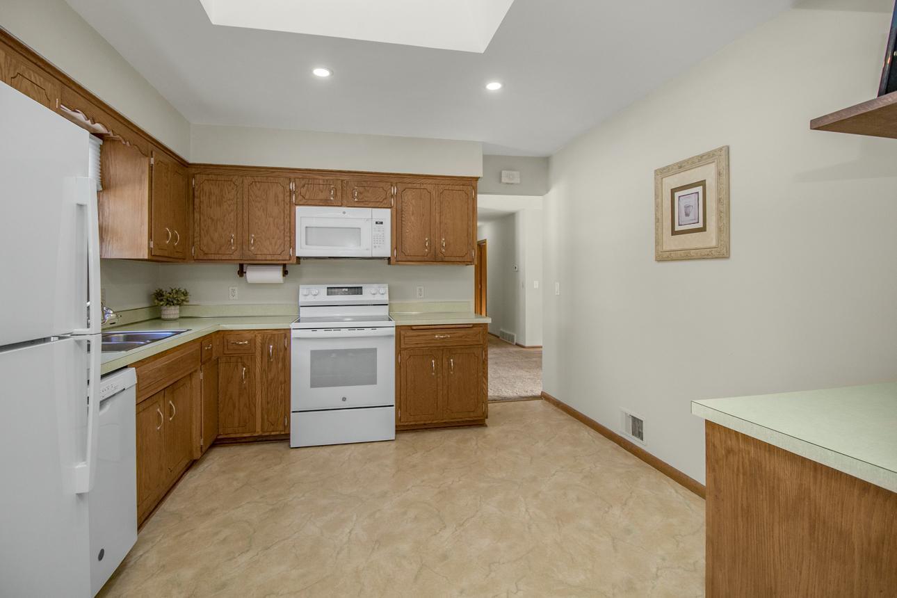 7064 Glenross Road Woodbury, MN 55125 - Photo 14 of 44