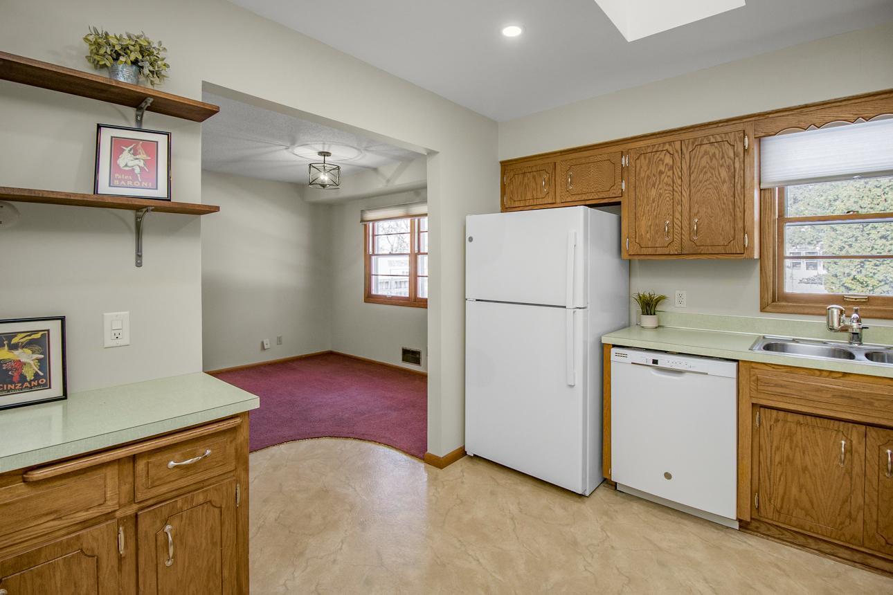 7064 Glenross Road Woodbury, MN 55125 - Photo 16 of 44