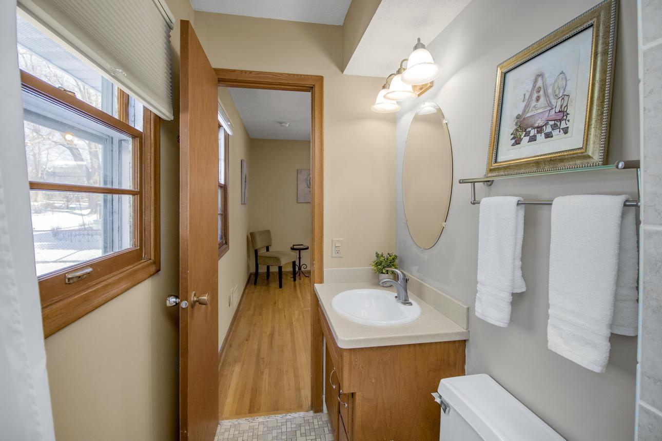 7064 Glenross Road Woodbury, MN 55125 - Photo 24 of 44