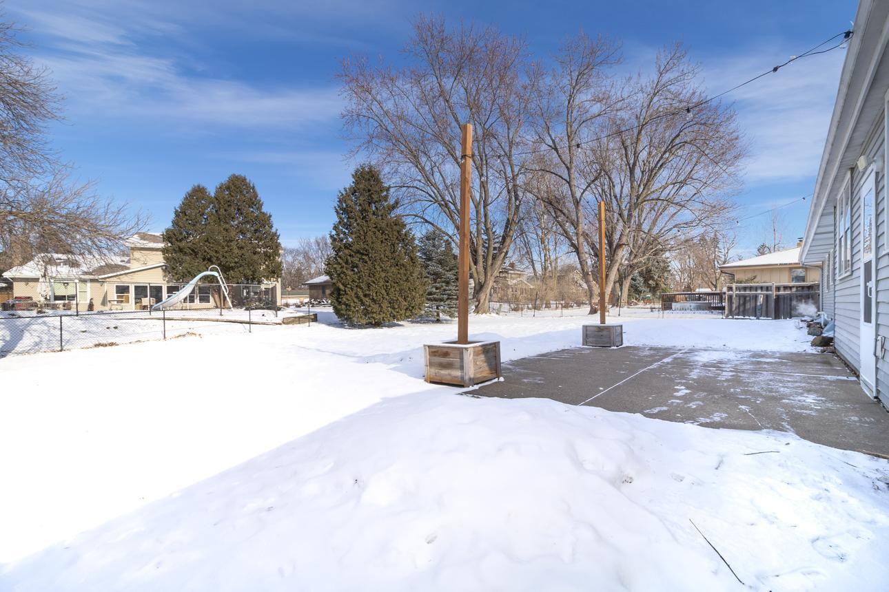 7064 Glenross Road Woodbury, MN 55125 - Photo 37 of 44