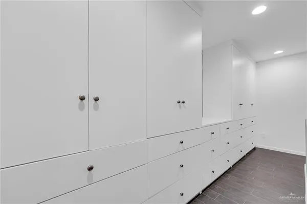 $2,400 | 2411 Holland Avenue, Edinburg, TX 78539