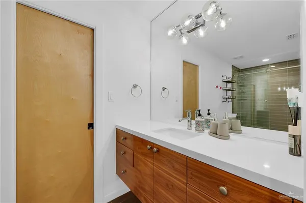 $2,400 | 2411 Holland Avenue, Edinburg, TX 78539