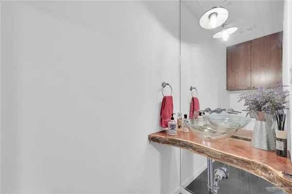 $2,400 | 2411 Holland Avenue, Edinburg, TX 78539