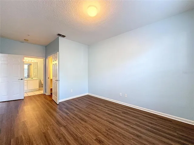 a view of a livingroom with an entryway