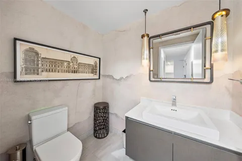 $2,389,000 | 1201 20th Street, Unit 304, Miami Beach, FL 33139