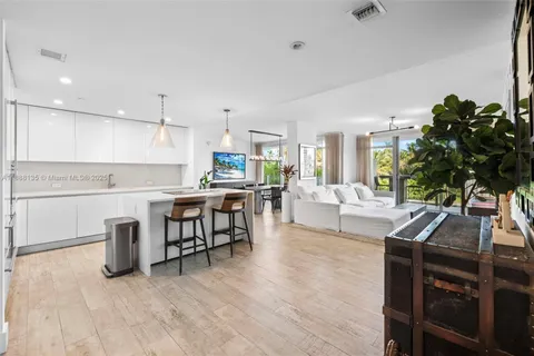 $2,389,000 | 1201 20th Street, Unit 304, Miami Beach, FL 33139