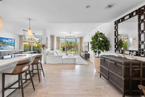 $2,389,000 | 1201 20th Street, Unit 304, Miami Beach, FL 33139