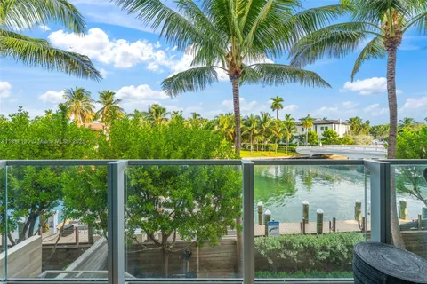 $2,389,000 | 1201 20th Street, Unit 304, Miami Beach, FL 33139