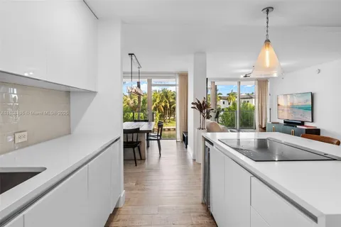 $2,389,000 | 1201 20th Street, Unit 304, Miami Beach, FL 33139