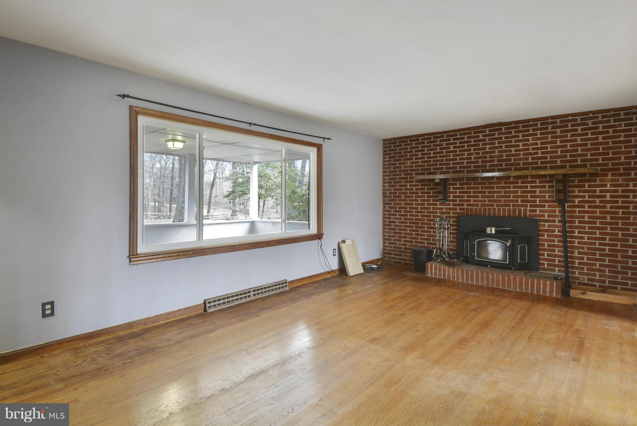 7375 Billingsley Road Bryans Road, MD 20616 - Photo 4 of 30 Living Room