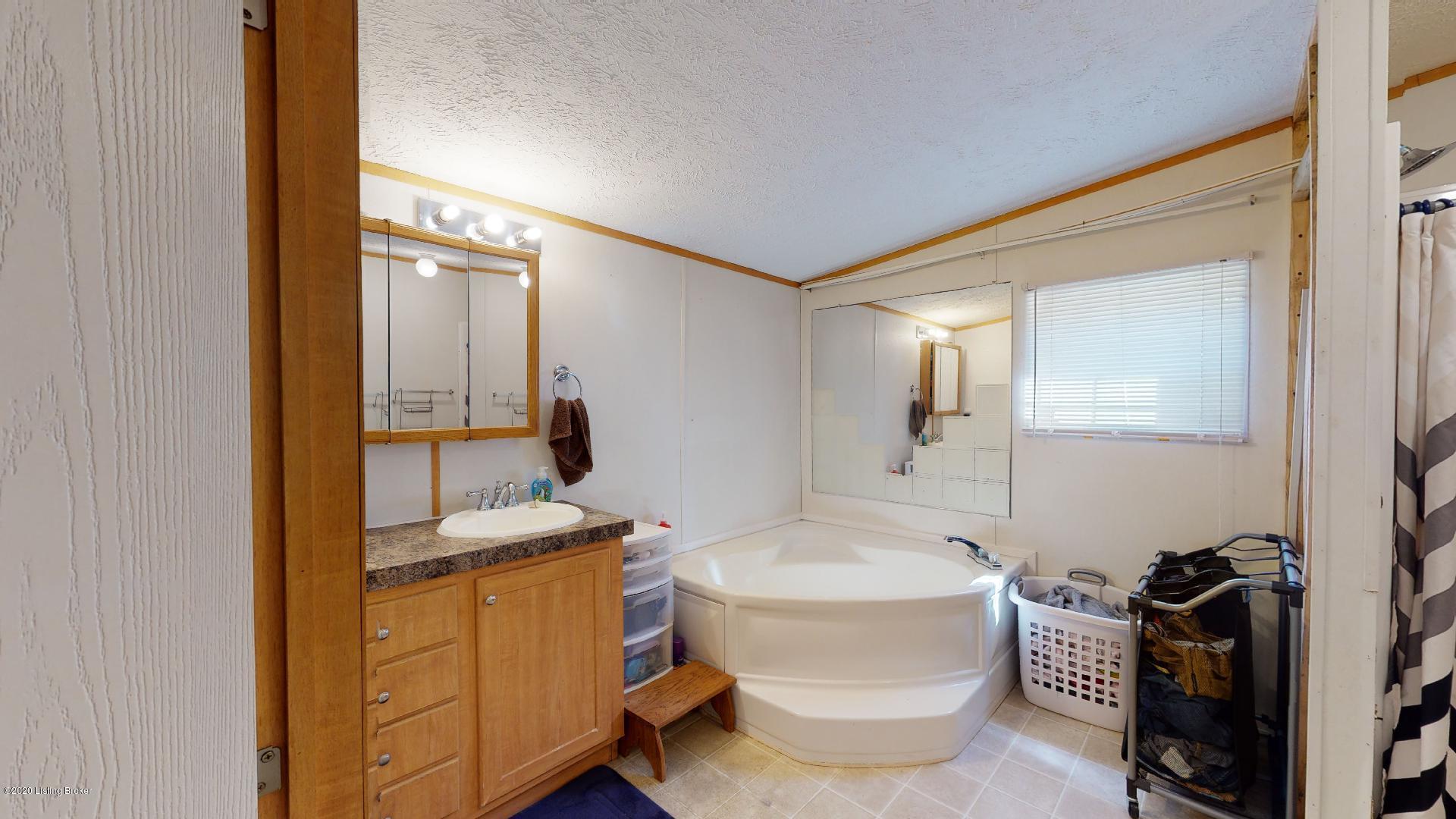1689 Watershed Road Millwood, KY 42762 - Photo 6 of 43 6