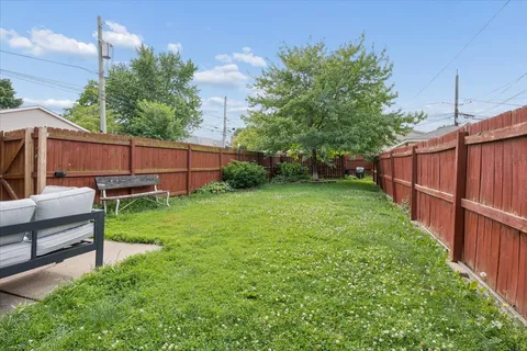 $575,000 | 2114 North Spaulding Avenue, Unit 2, Chicago, IL 60647
